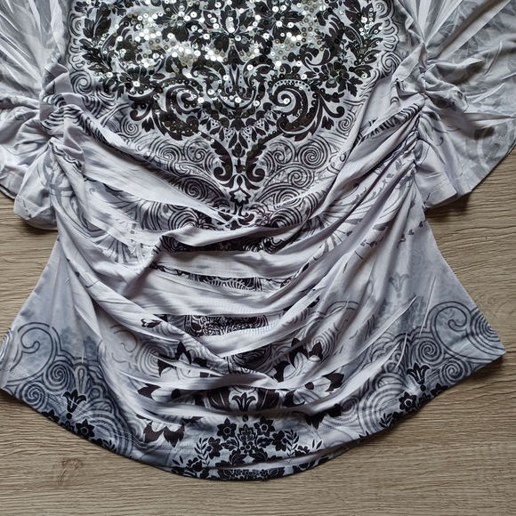 ♧ Black, White and Gray Blouse Swirl and Floral Pattern Flutter Sleeve - Picture 6 of 12